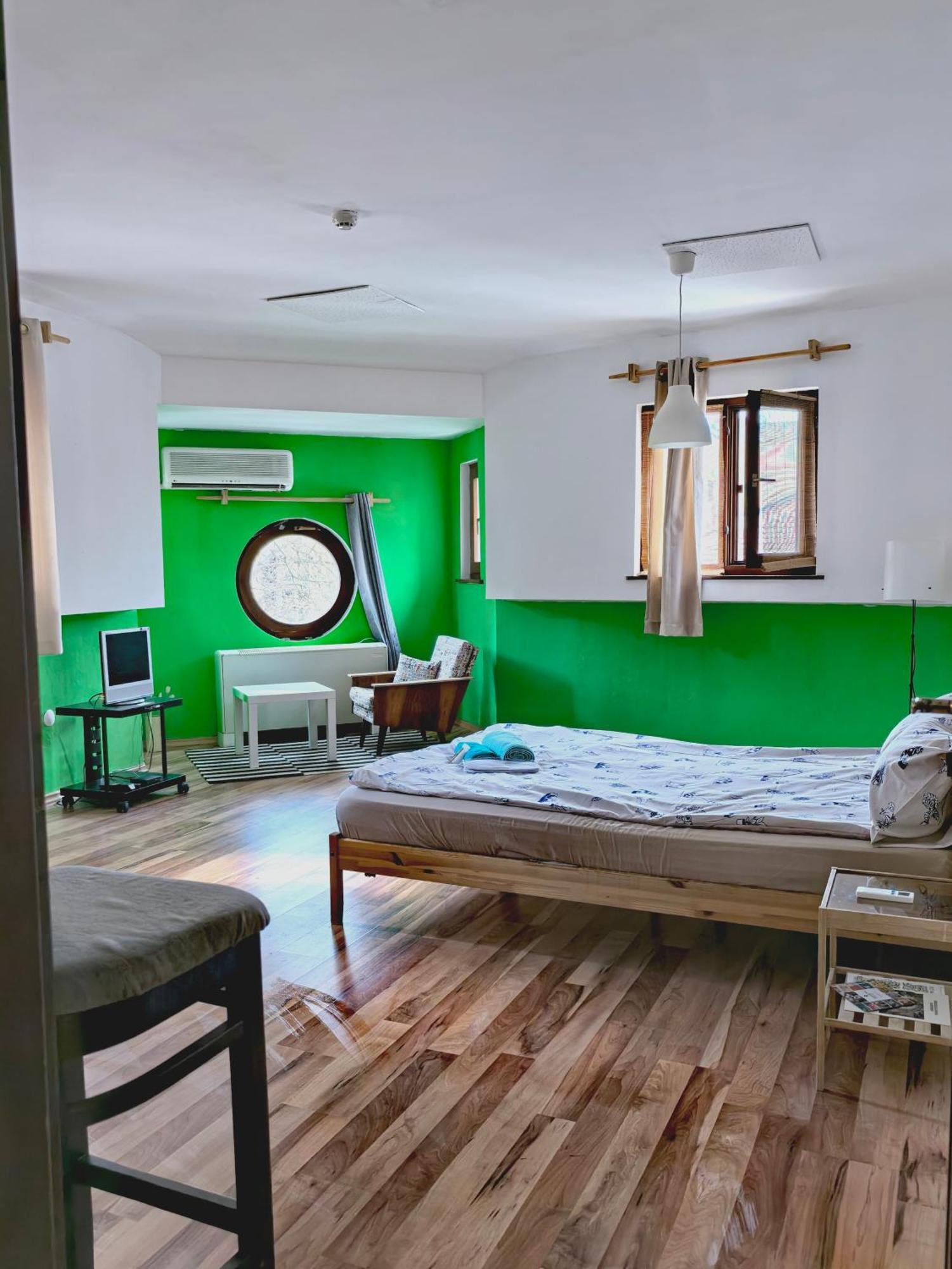 4 Rooms Plovdiv Esterno foto